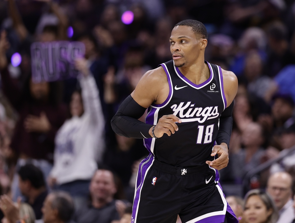 阿泰：威少值得尊重 值得体面收尾 把他印在NBA的Logo上都不为过